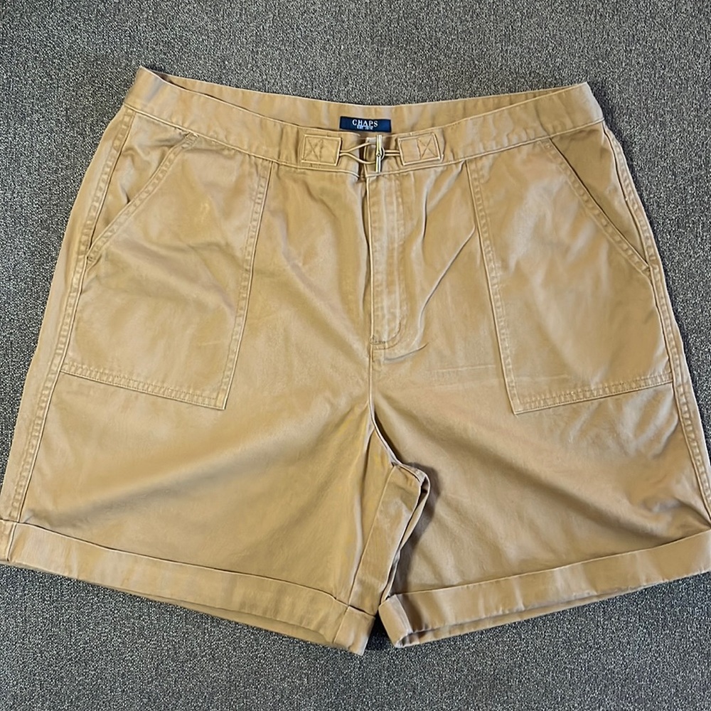 Chaps Womens Cuffed Shorts.